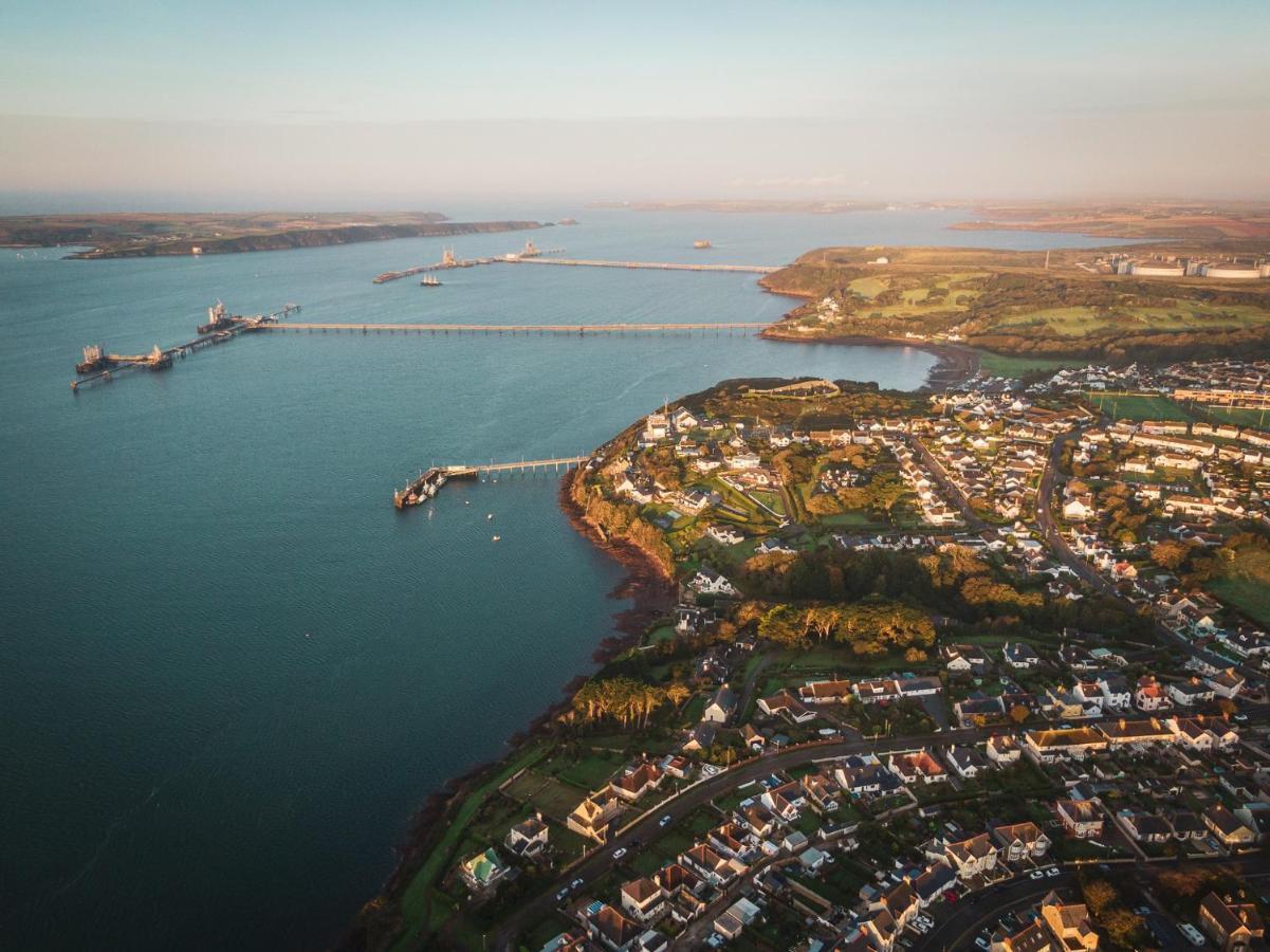 Ty Milford Waterfront Milford Haven Exterior foto